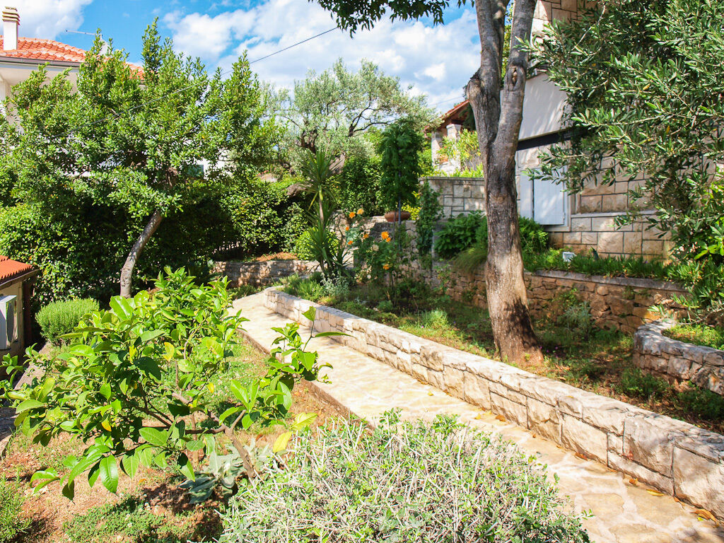 Apartment Elena 10637-A1