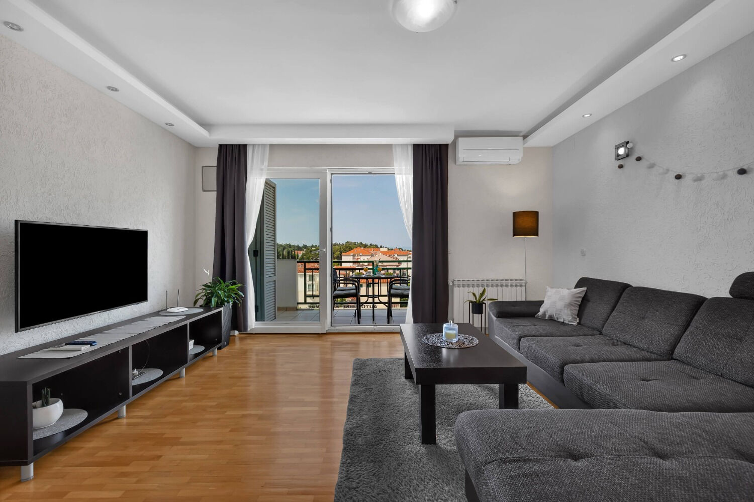 Apartment Josip 10677-A1