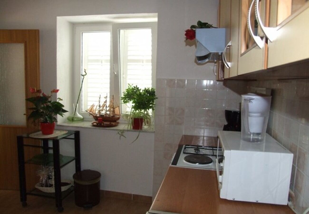 Apartments Mir 10682-A1