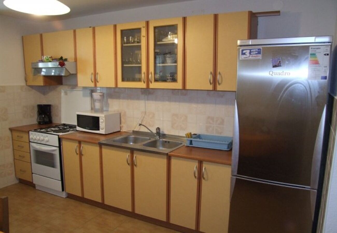 Apartments Mir 10682-A1