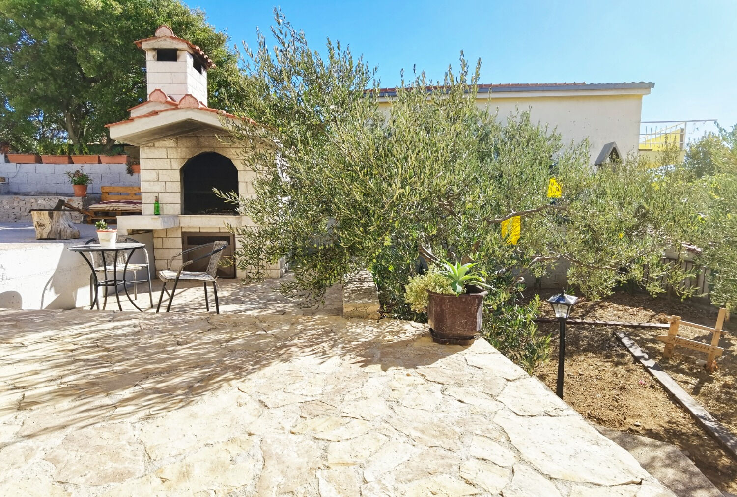 Apartments Vinx 106851-A2
