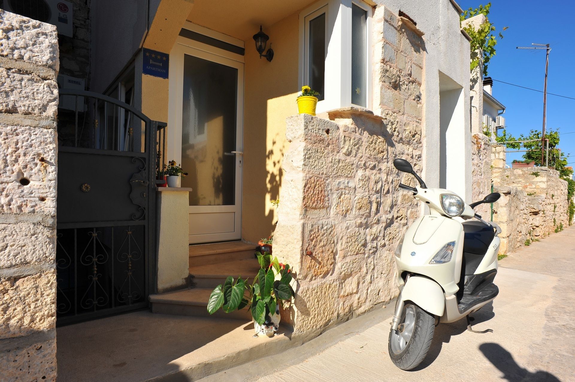 Apartments Suzi 106961-A2