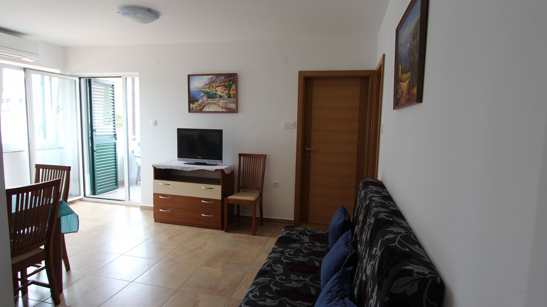 Apartments Ema 10713-A1