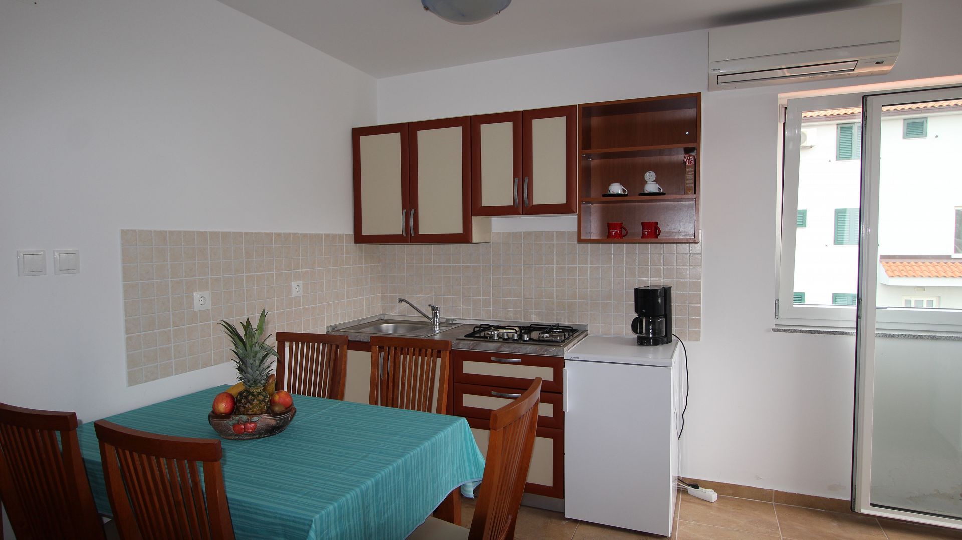 Apartments Ema 10713-A1