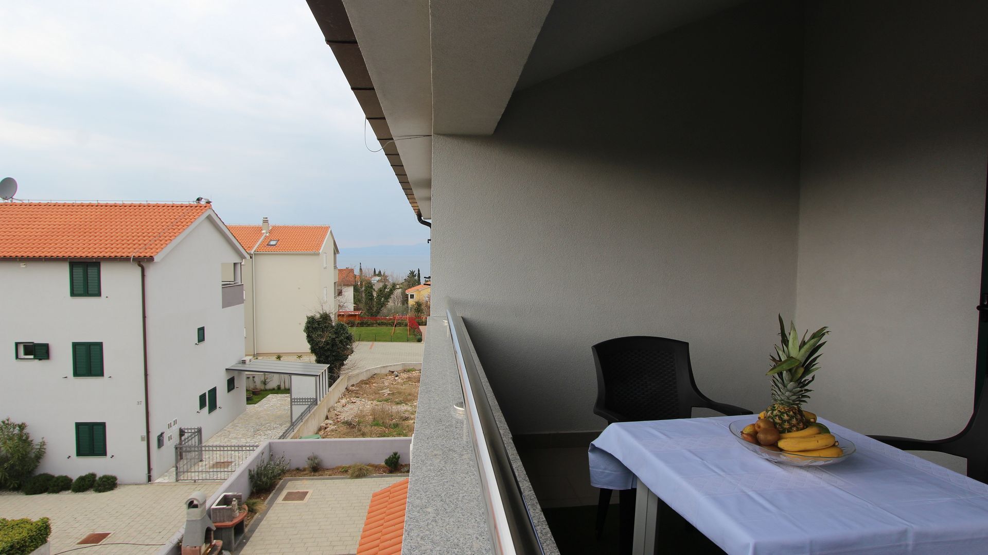 Apartments Ema 10713-A2
