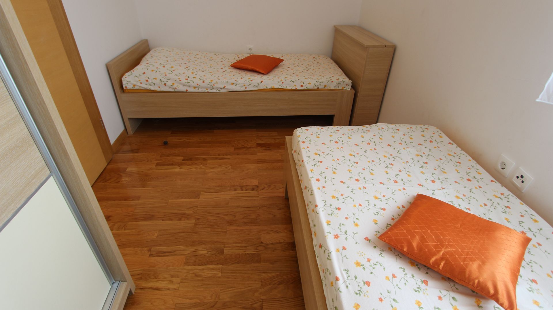 Apartments Ema 10713-A2