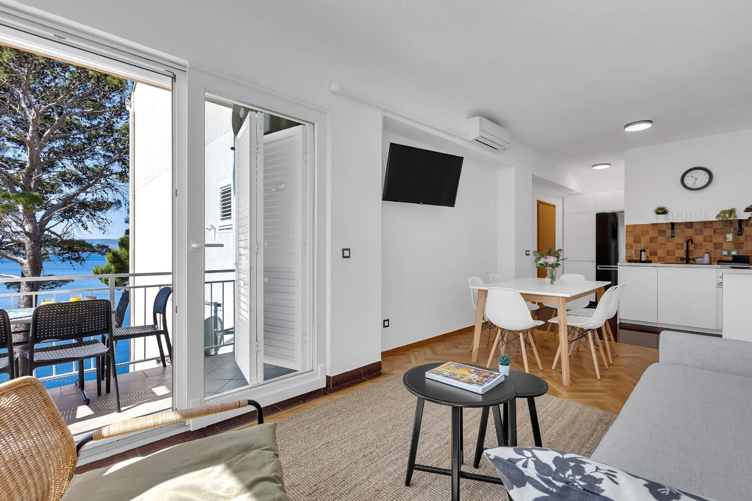 Apartments Anka 10729-A8