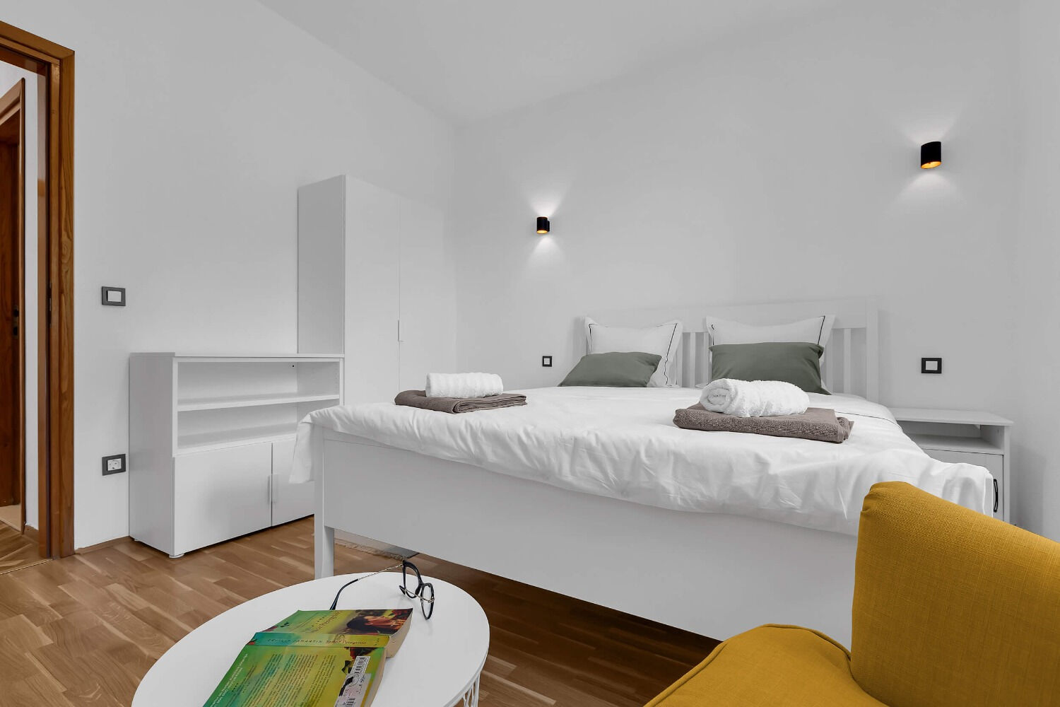 Apartments Anka 10729-A8