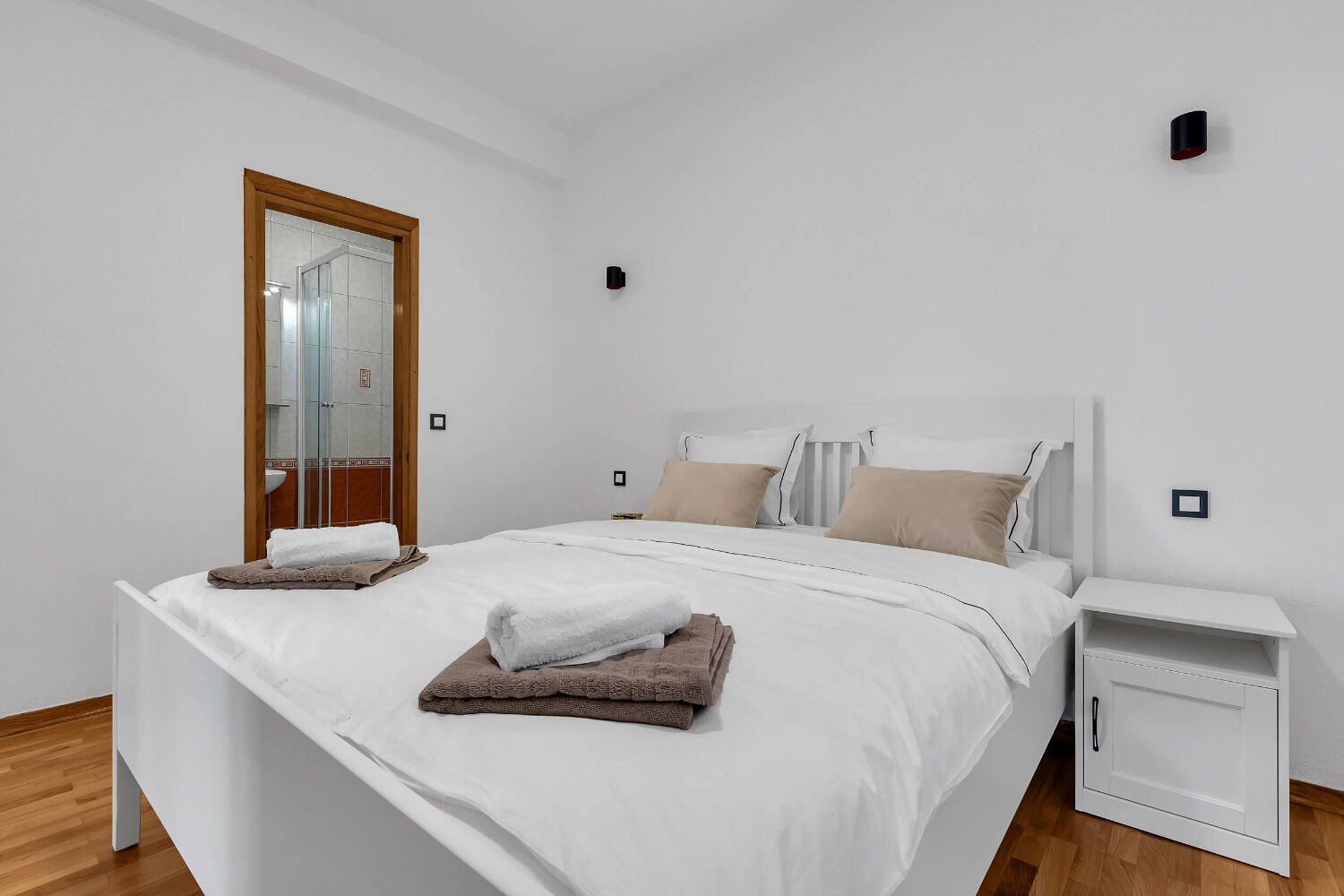 Apartments Anka 10729-A8