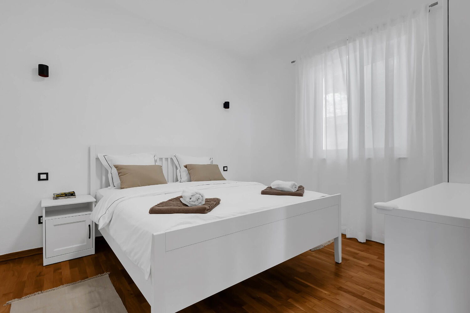 Apartments Anka 10729-A8