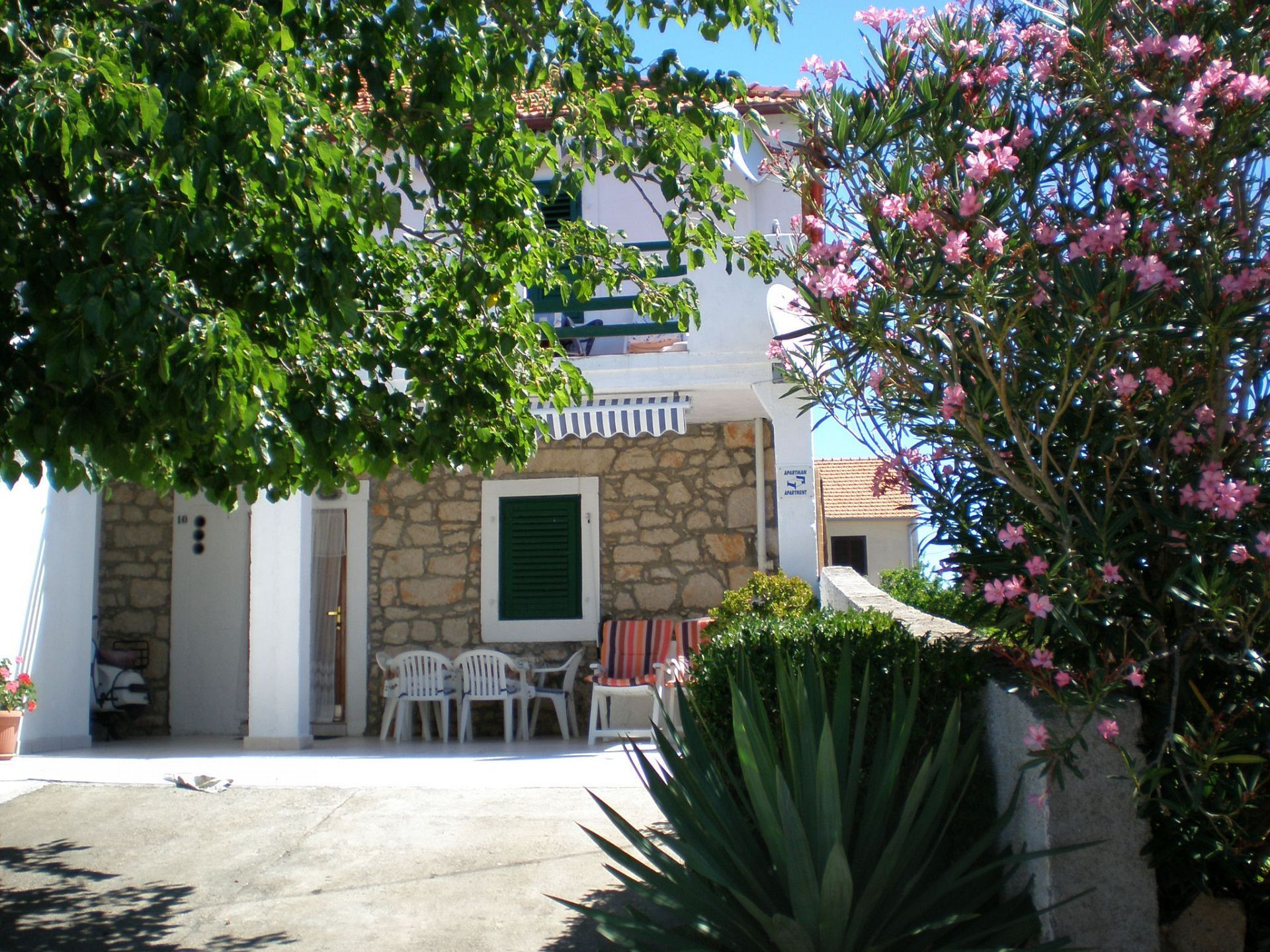 Apartments Tonci 107301-A1