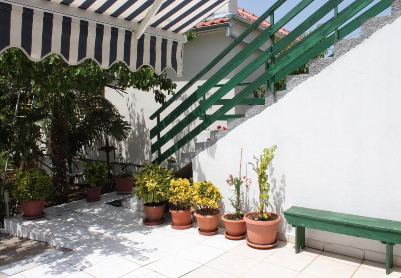 Apartments Tonci 107301-A1