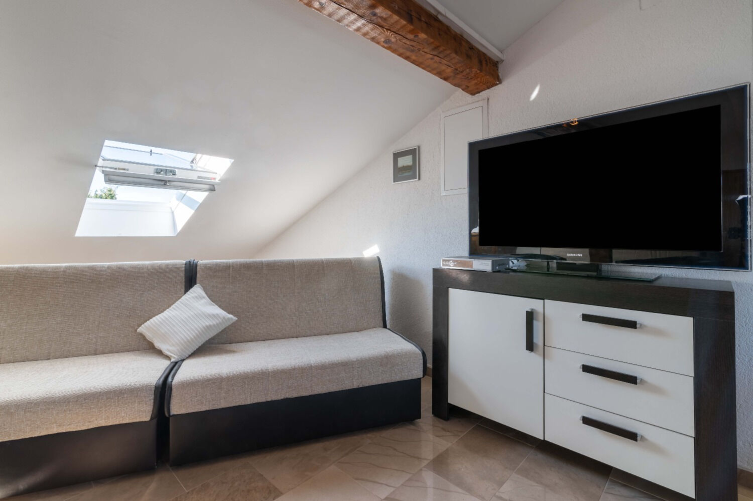 Apartments Tiho 10736-A1