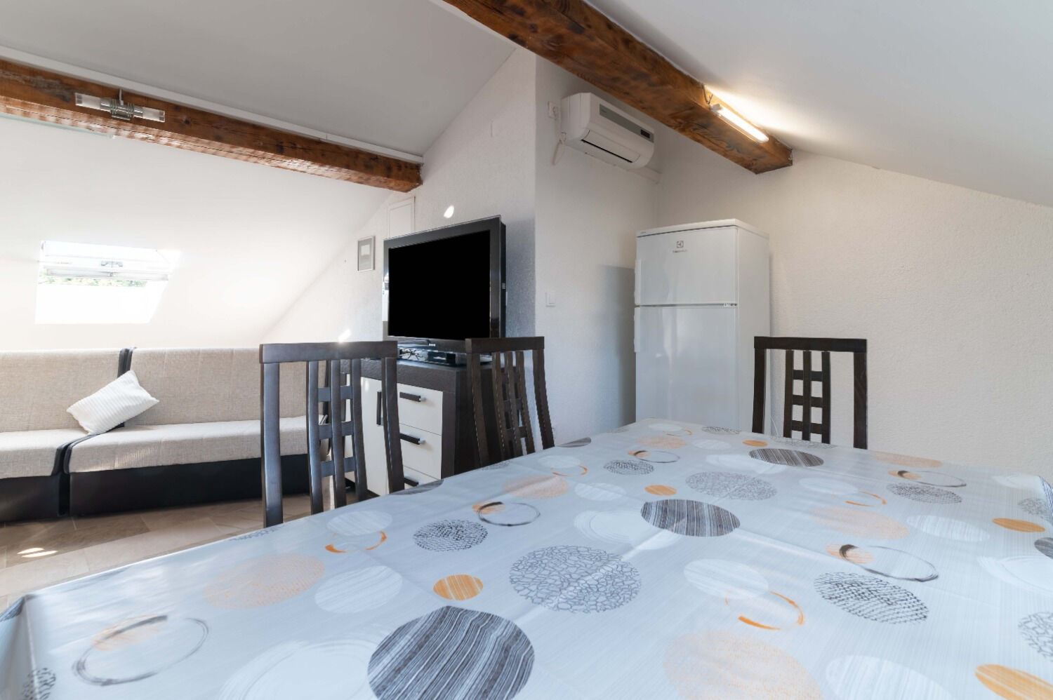 Apartments Tiho 10736-A1