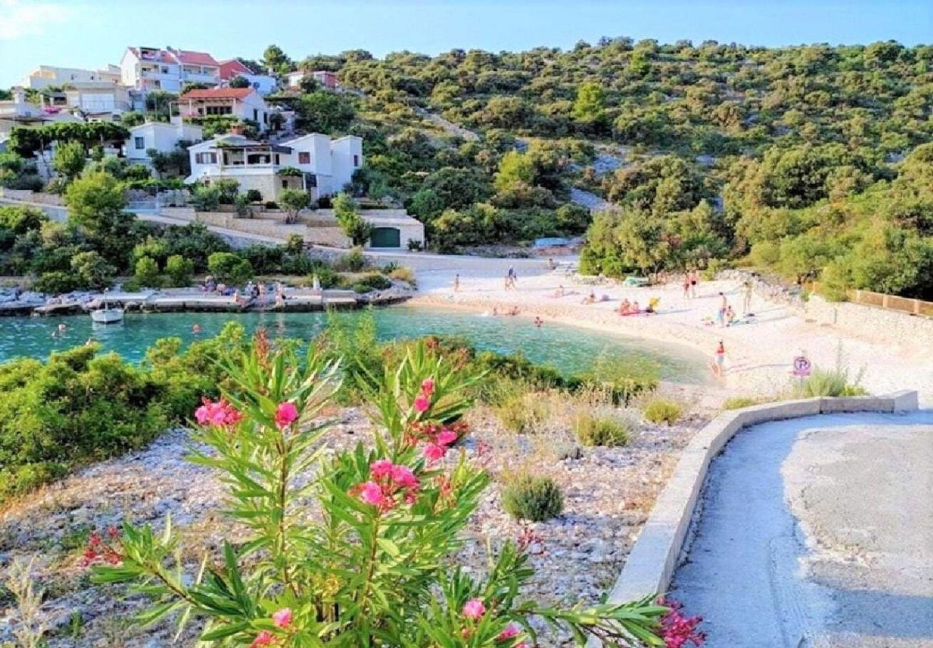 Apartments Anica 10738-A2