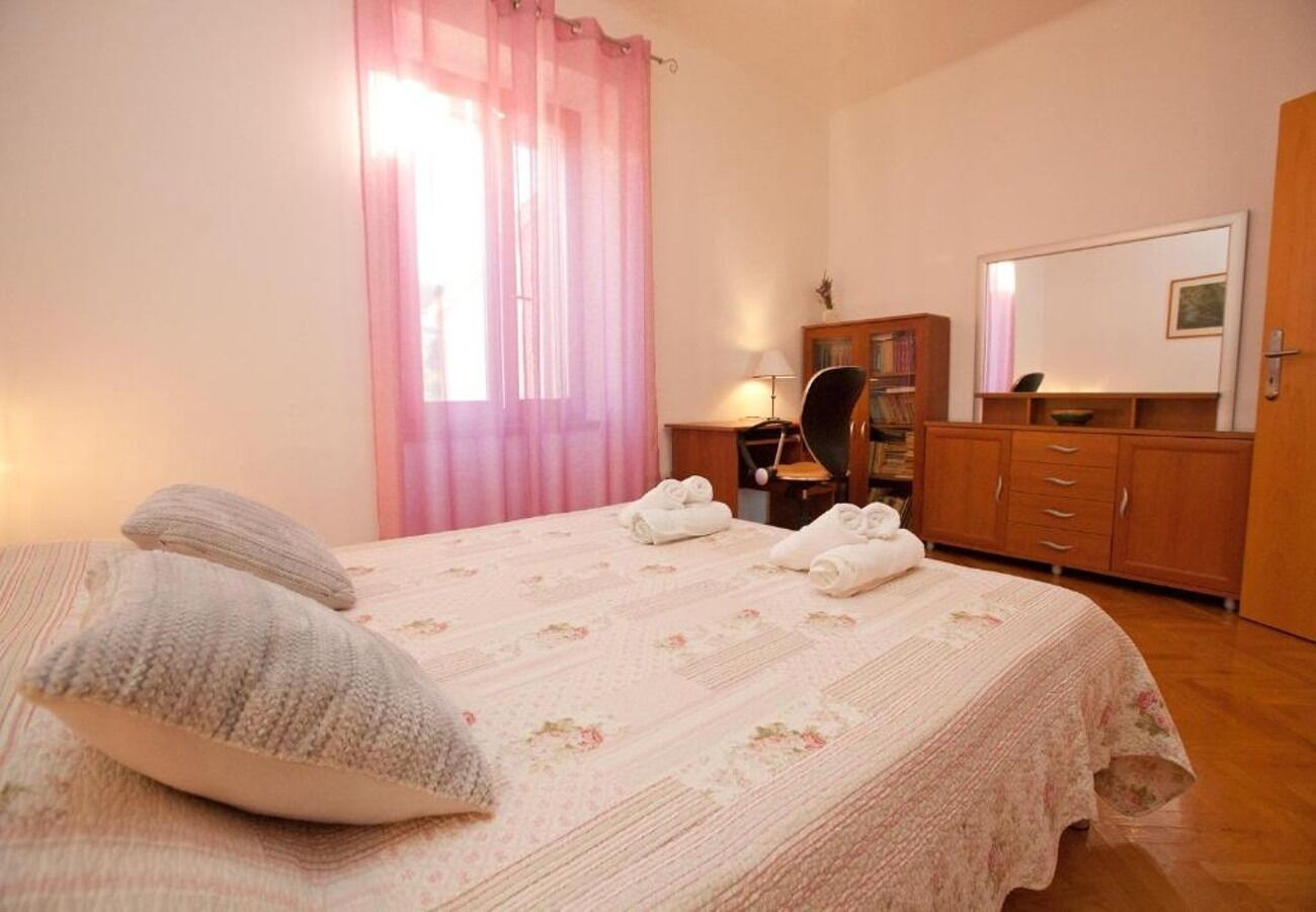 Apartments Sora 107441-A2