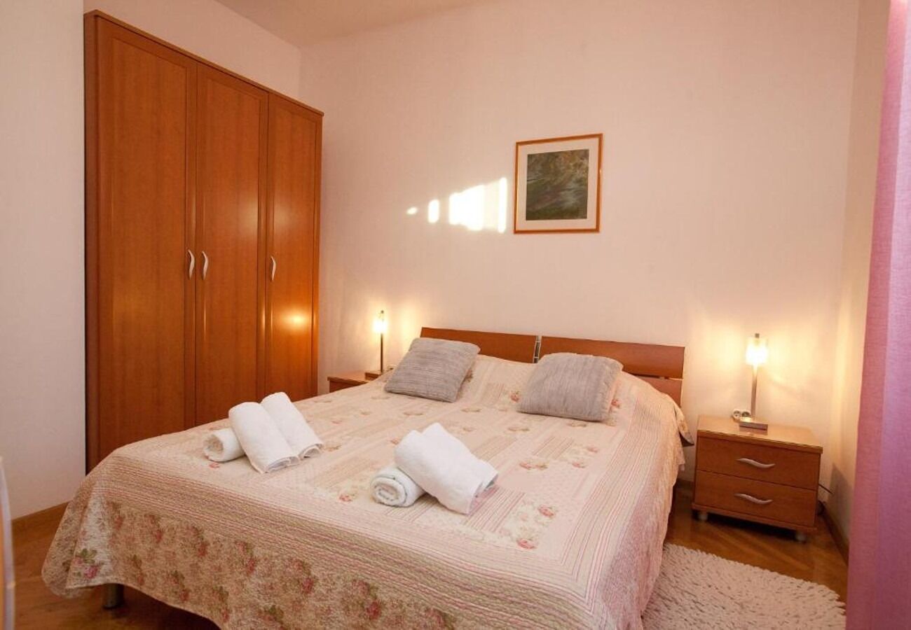 Apartments Sora 107441-A2