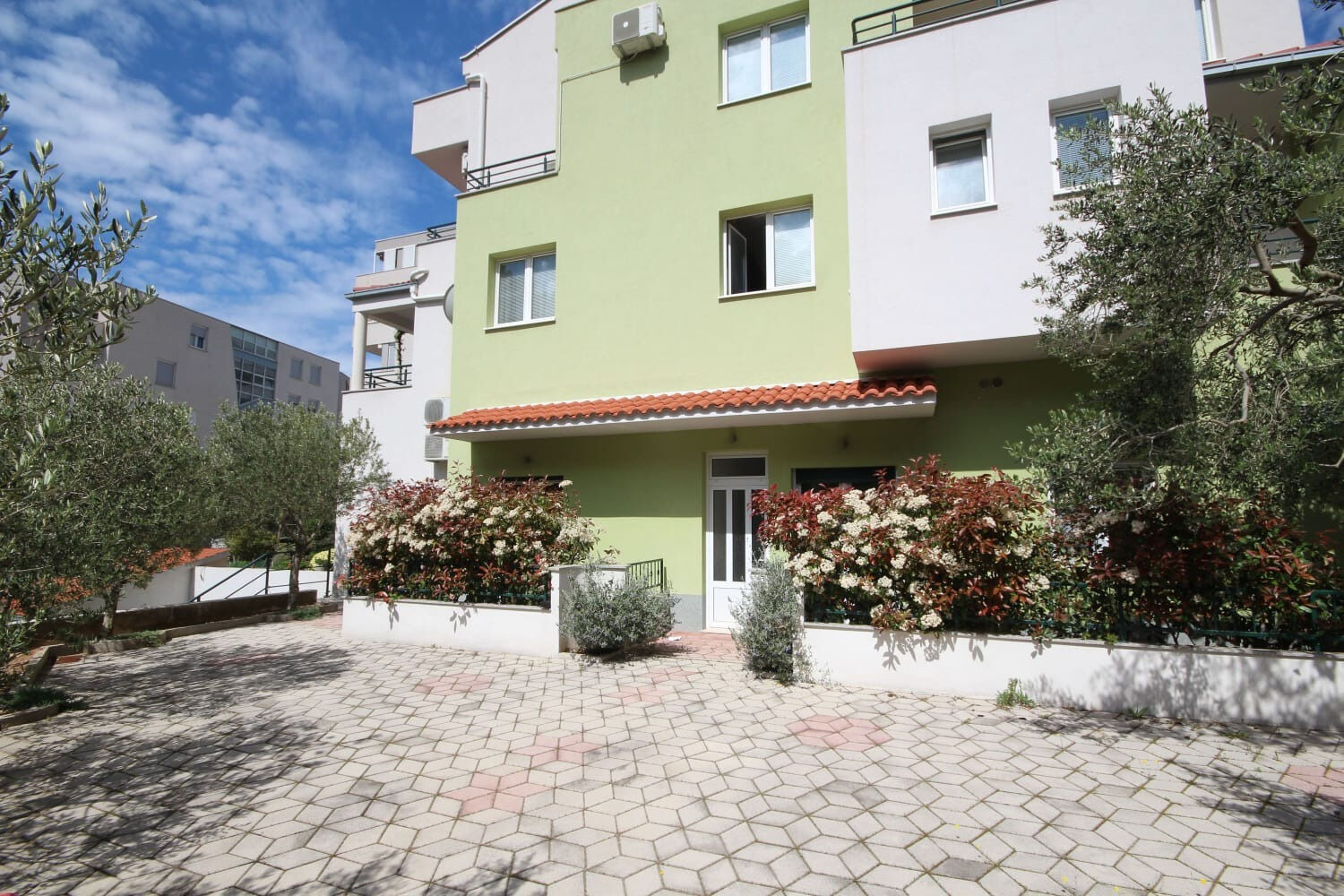 Apartments JoviZe 10754-A7