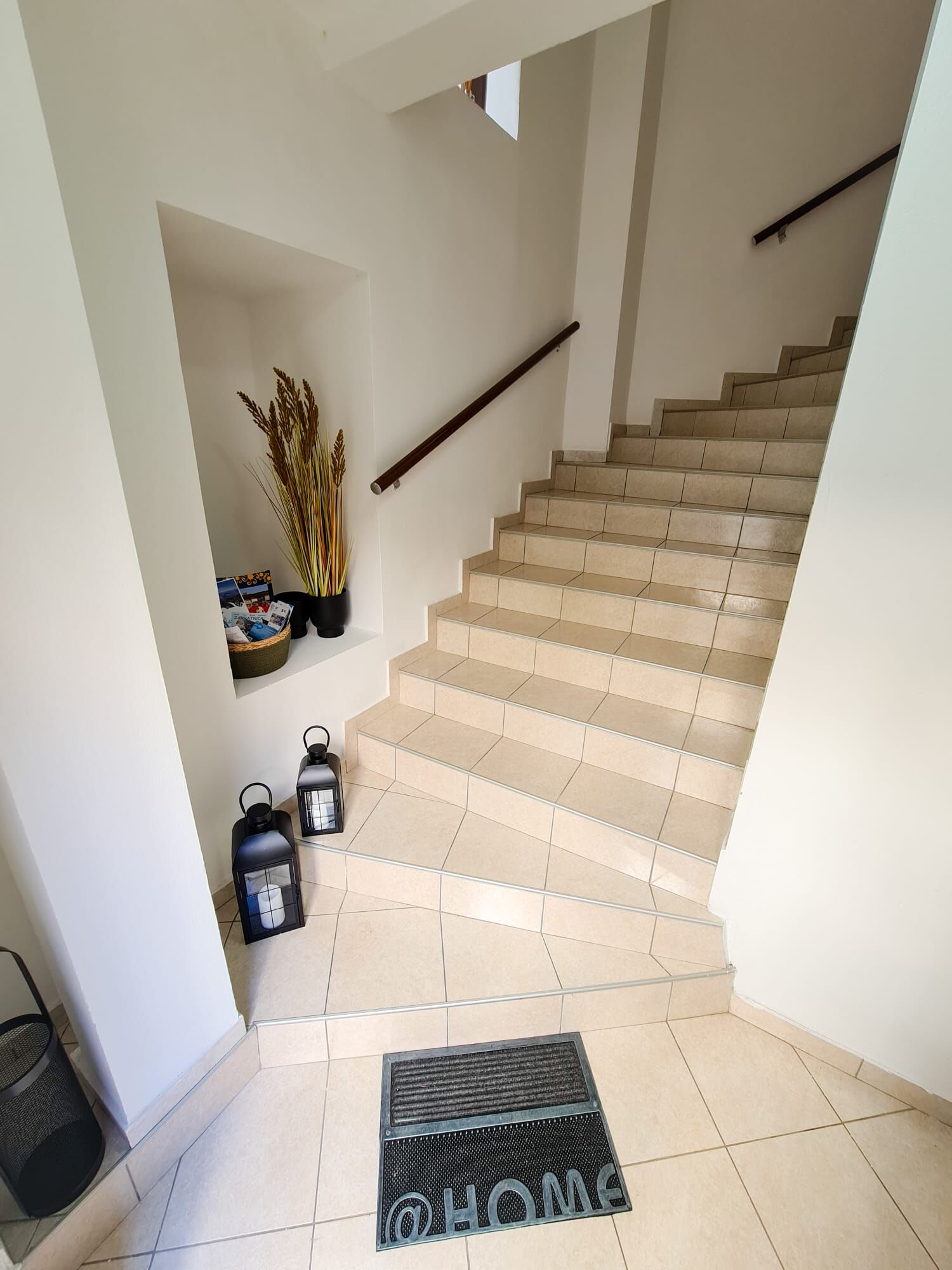 Apartments Mia 97160-A1