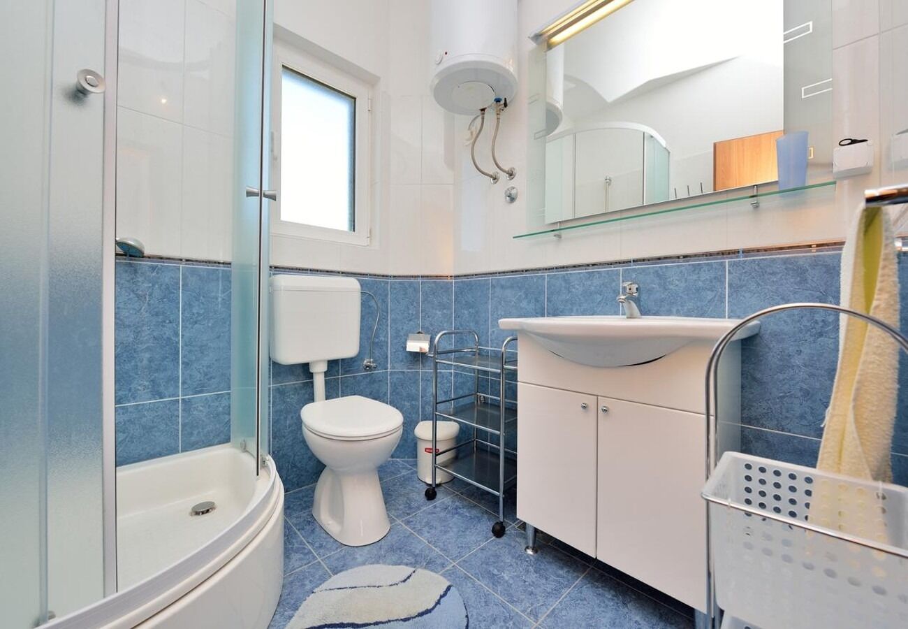 Apartments Ljuba 10777-A2