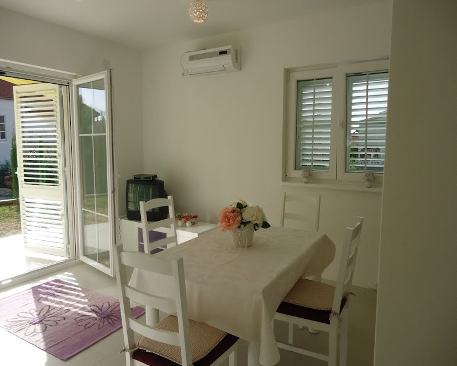 Apartments Mirjana 107751-A1