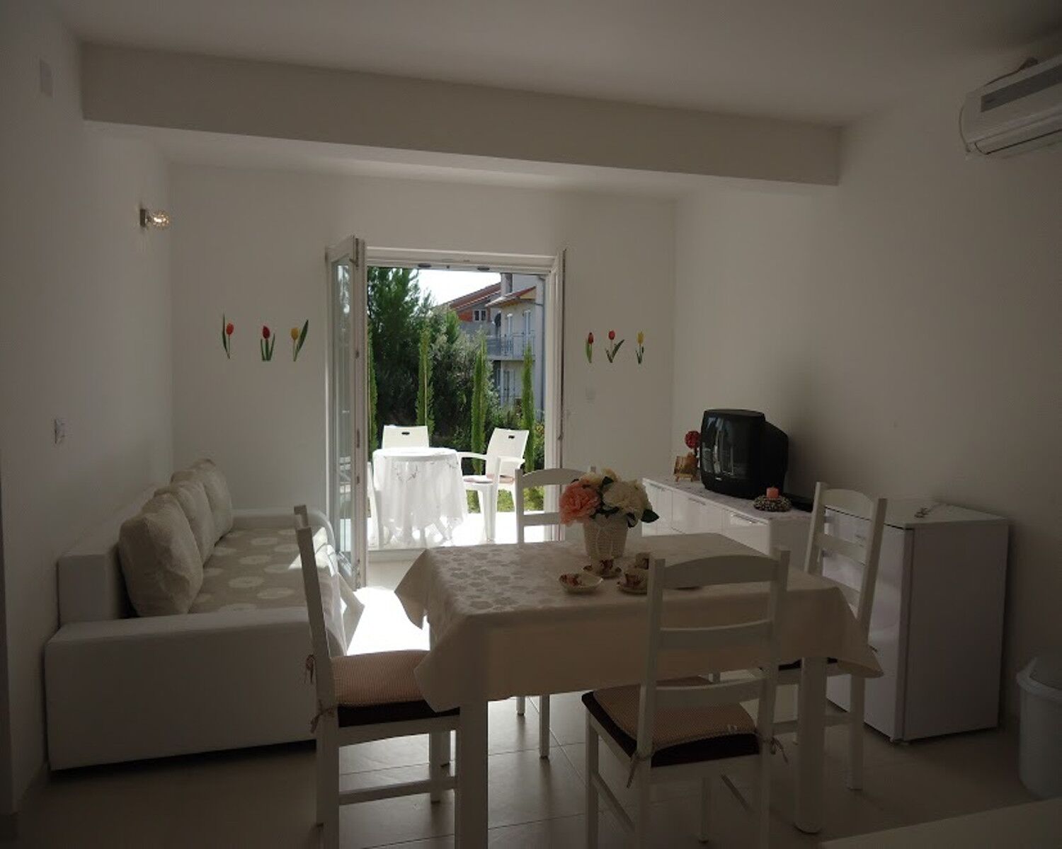 Apartments Mirjana 107751-A2