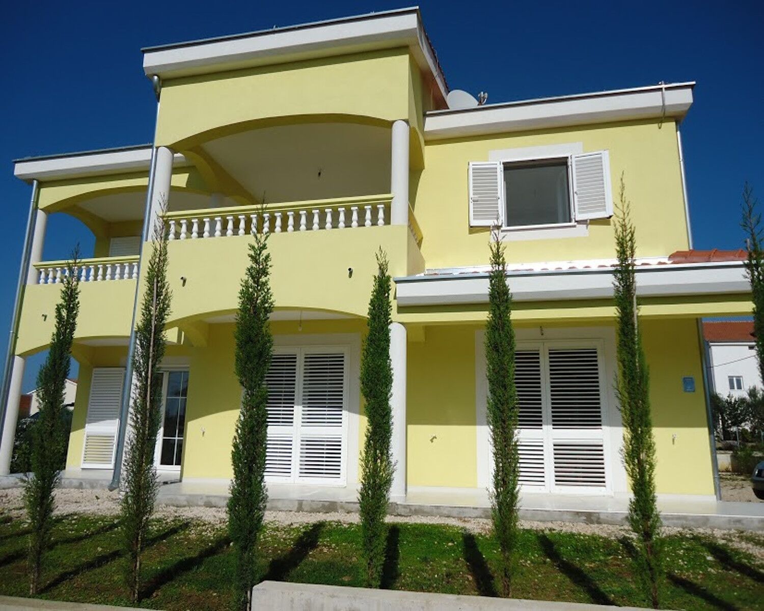 Apartments Mirjana 107751-A1