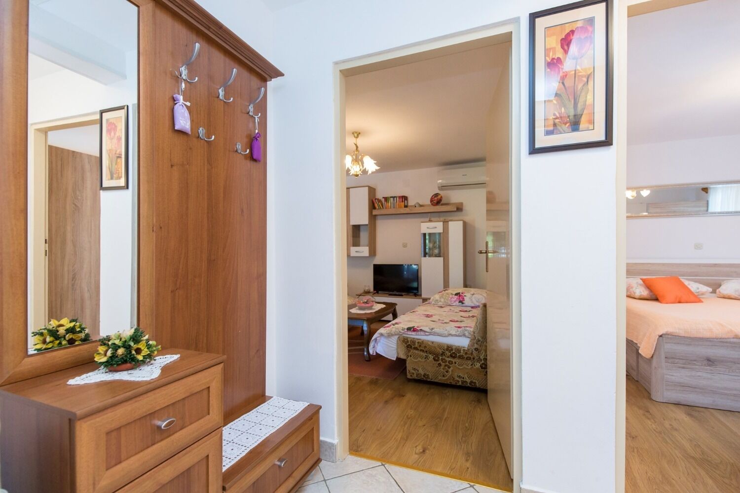 House Josip 107901-K1