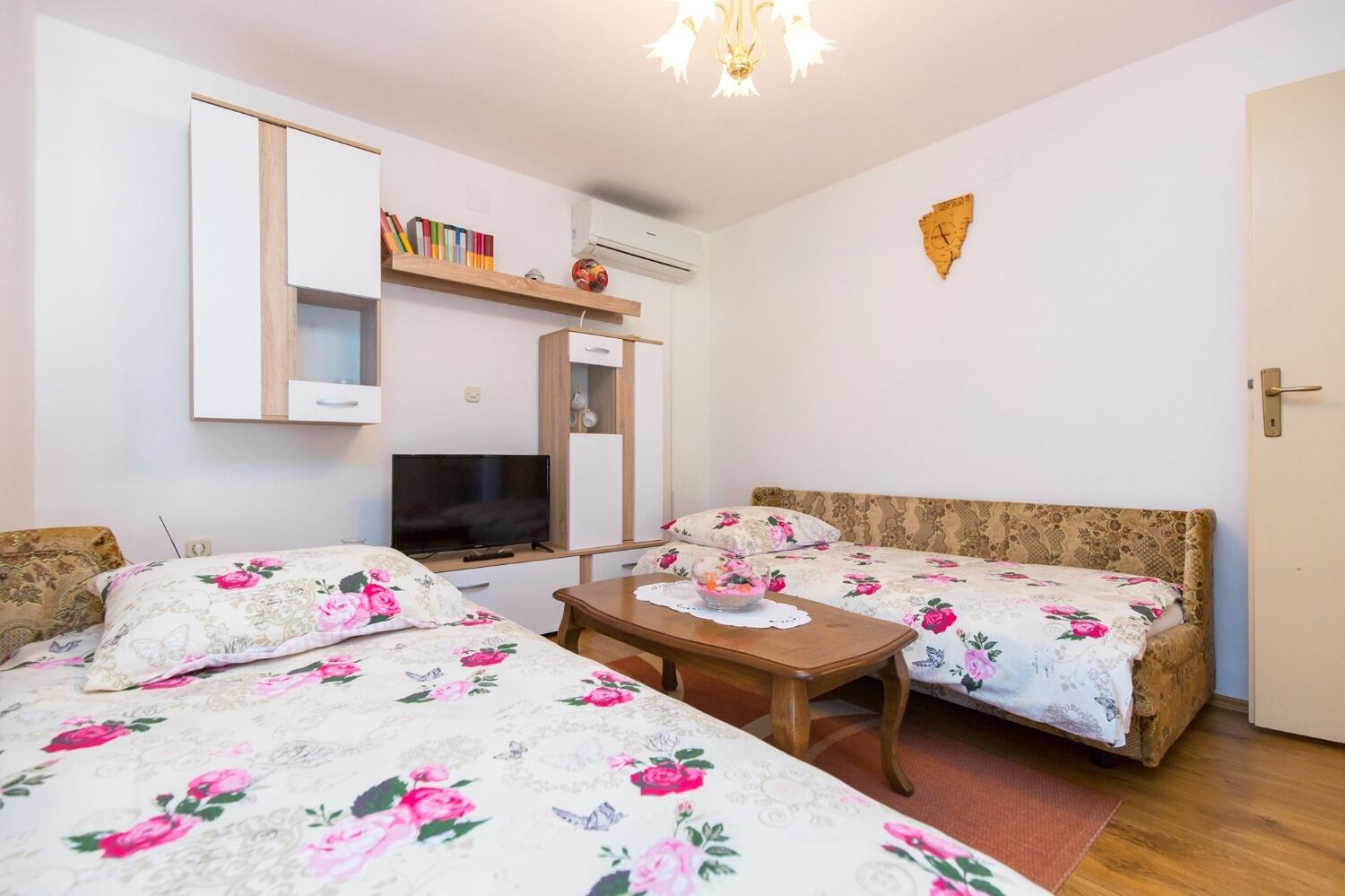 House Josip 107901-K1