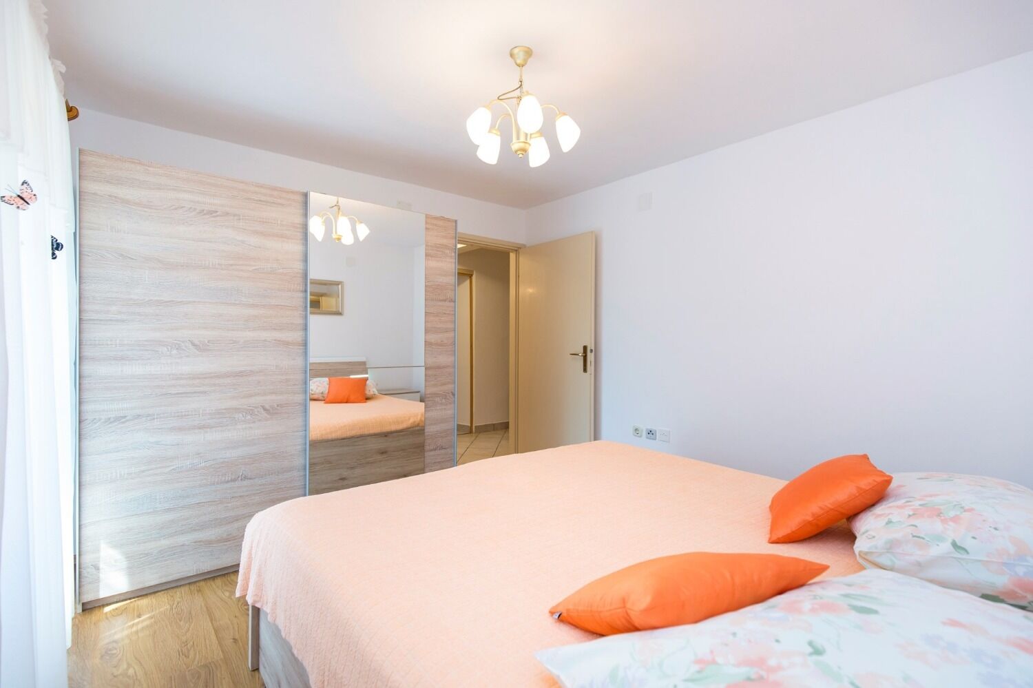 House Josip 107901-K1
