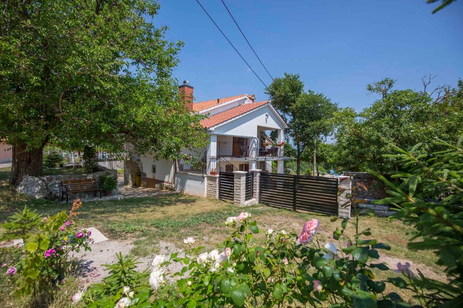 House Josip 107901-K1