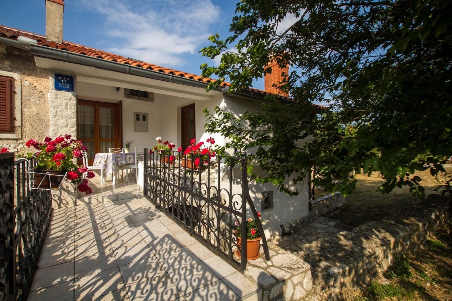 House Josip 107901-K1