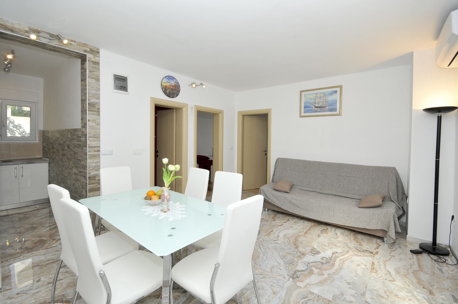 Apartments Ivica 108231-A2