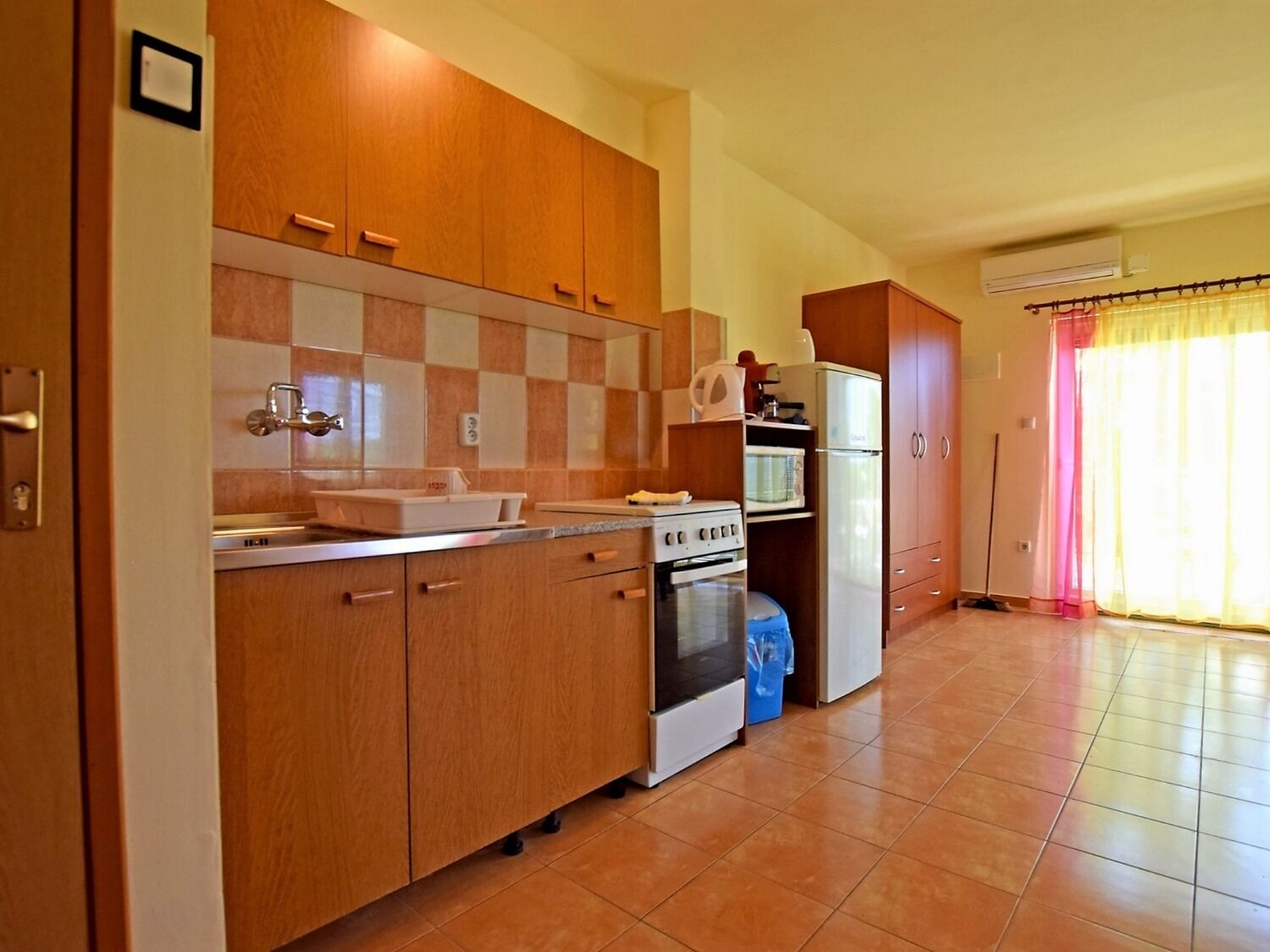 Apartments Mari 10833-A2