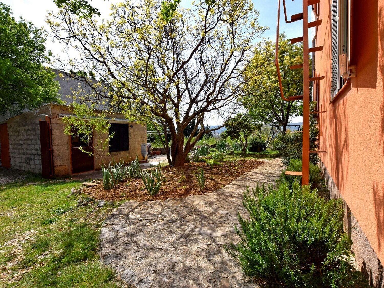 Apartments Mari 10833-A1