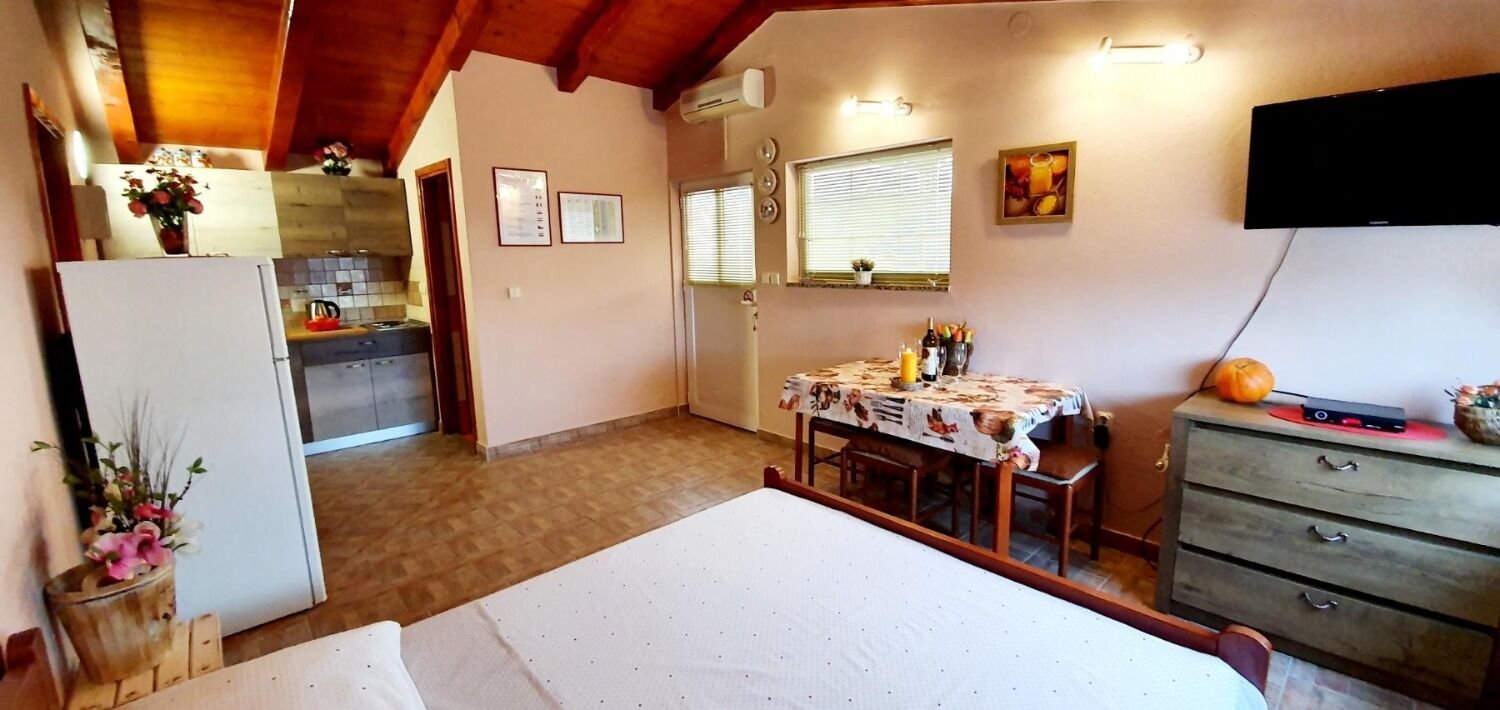 Apartment Julija 108311-A1