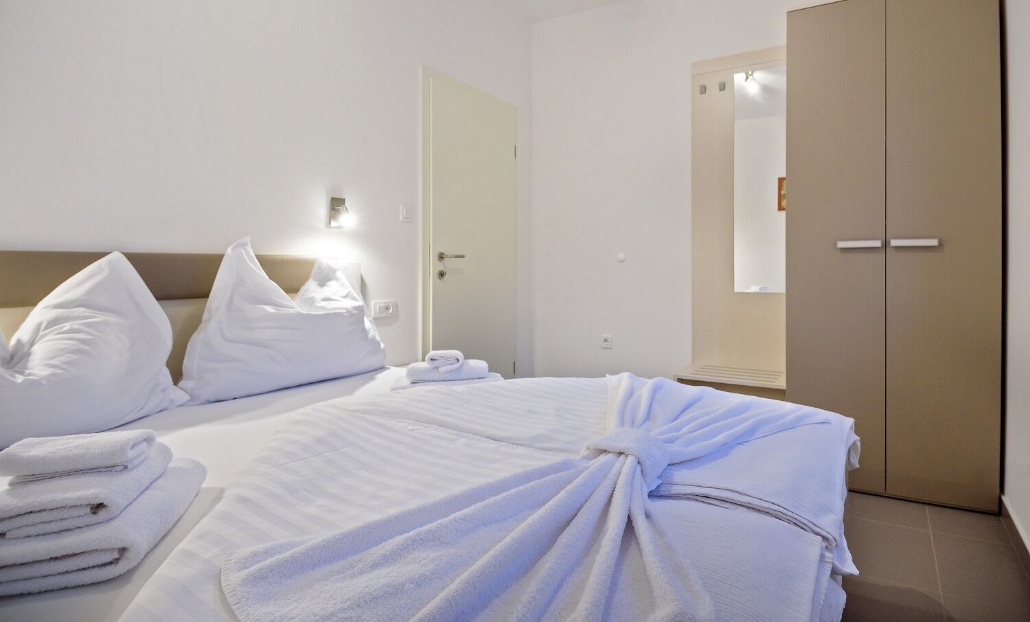 Apartments Bisernica 108421-A1