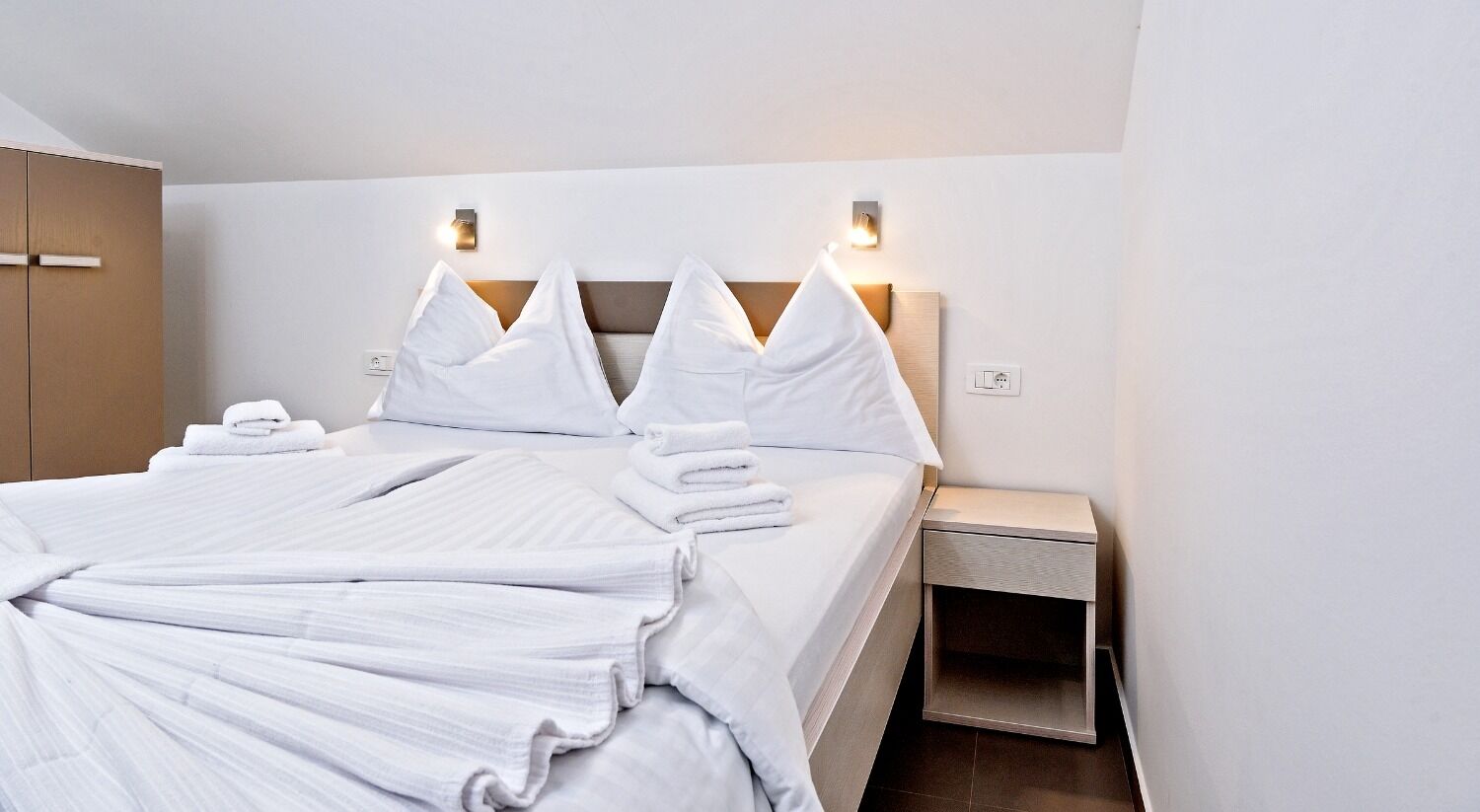 Apartments Bisernica 108421-A2