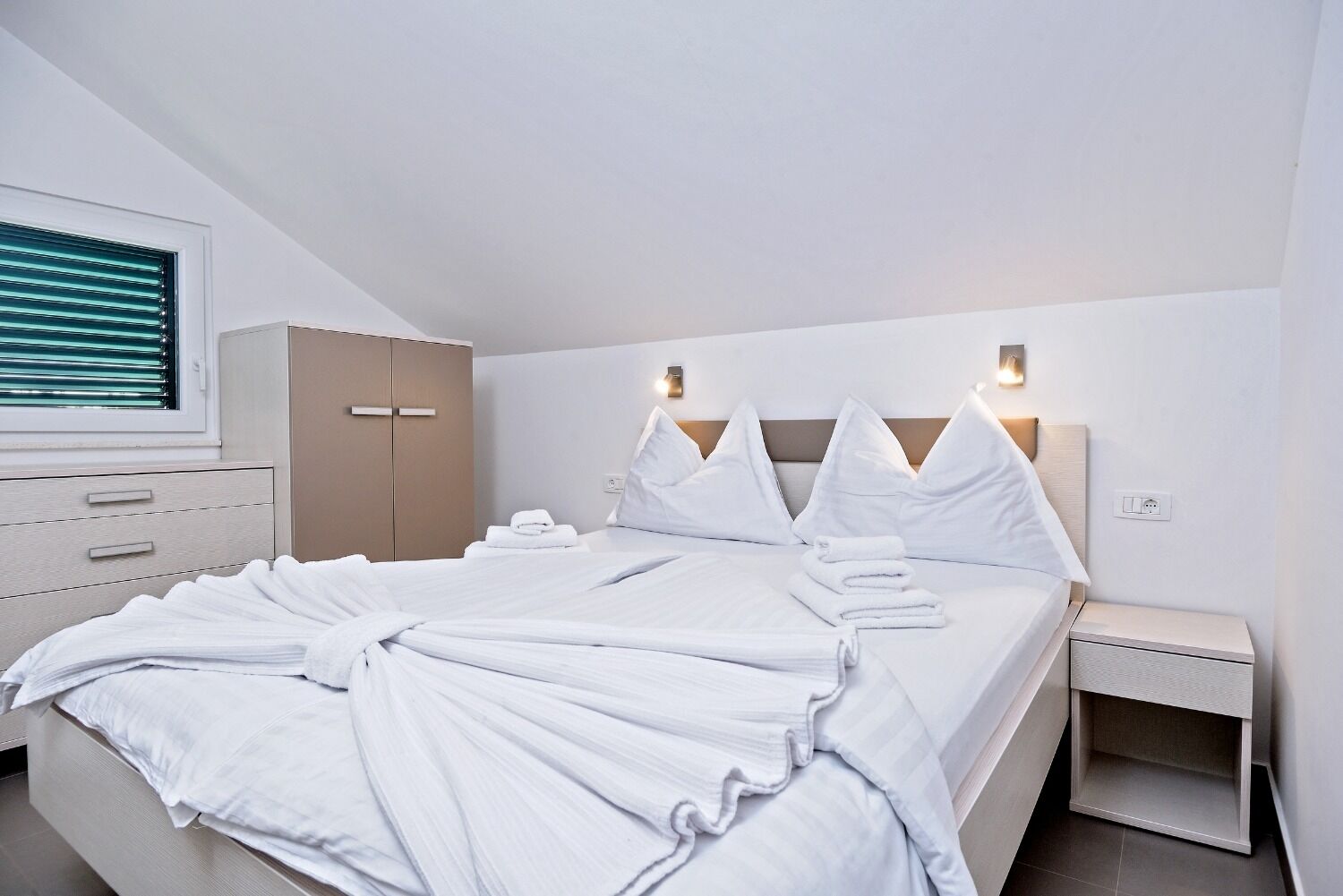 Apartments Bisernica 108421-A2