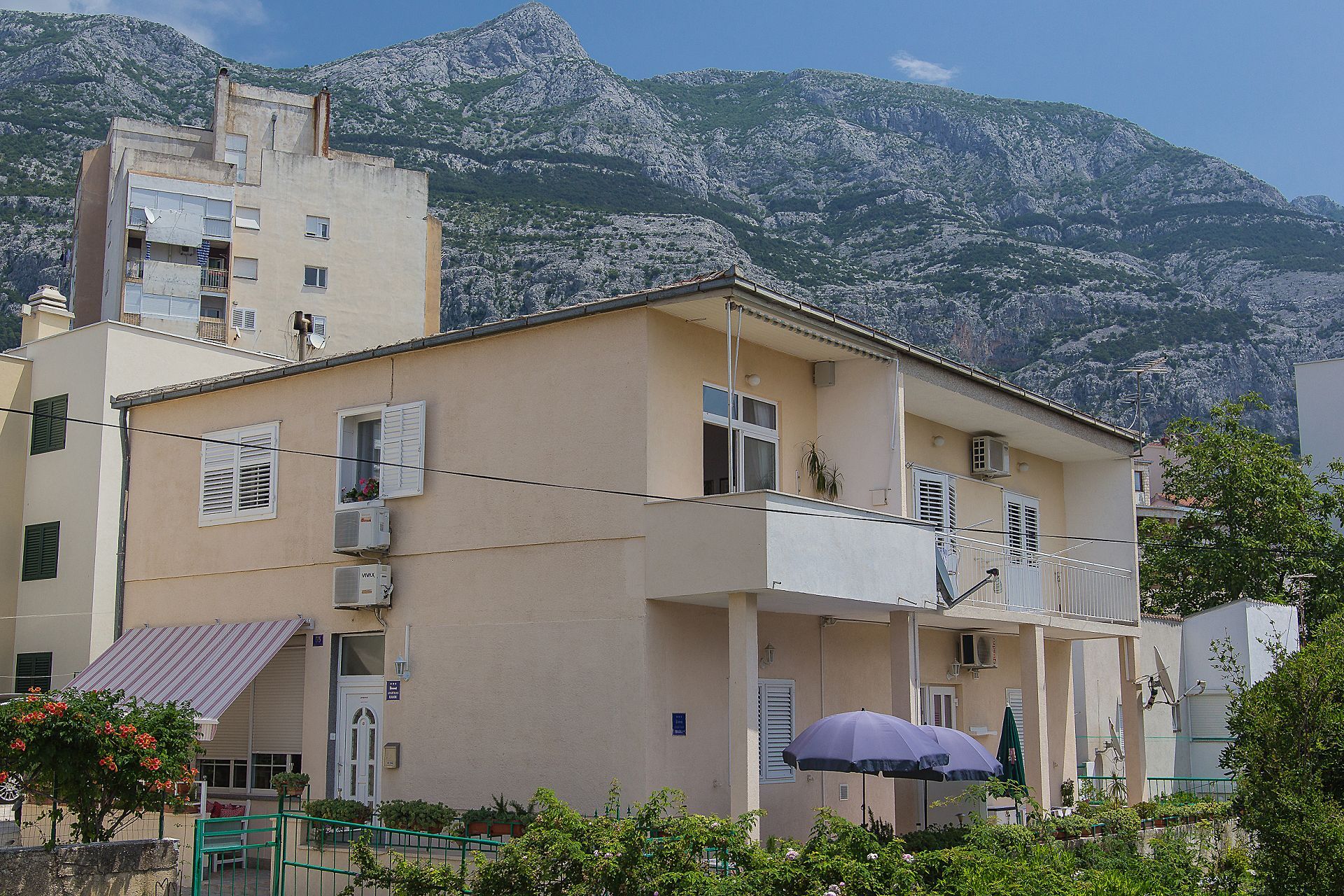 Apartment Stipe 10852-A1
