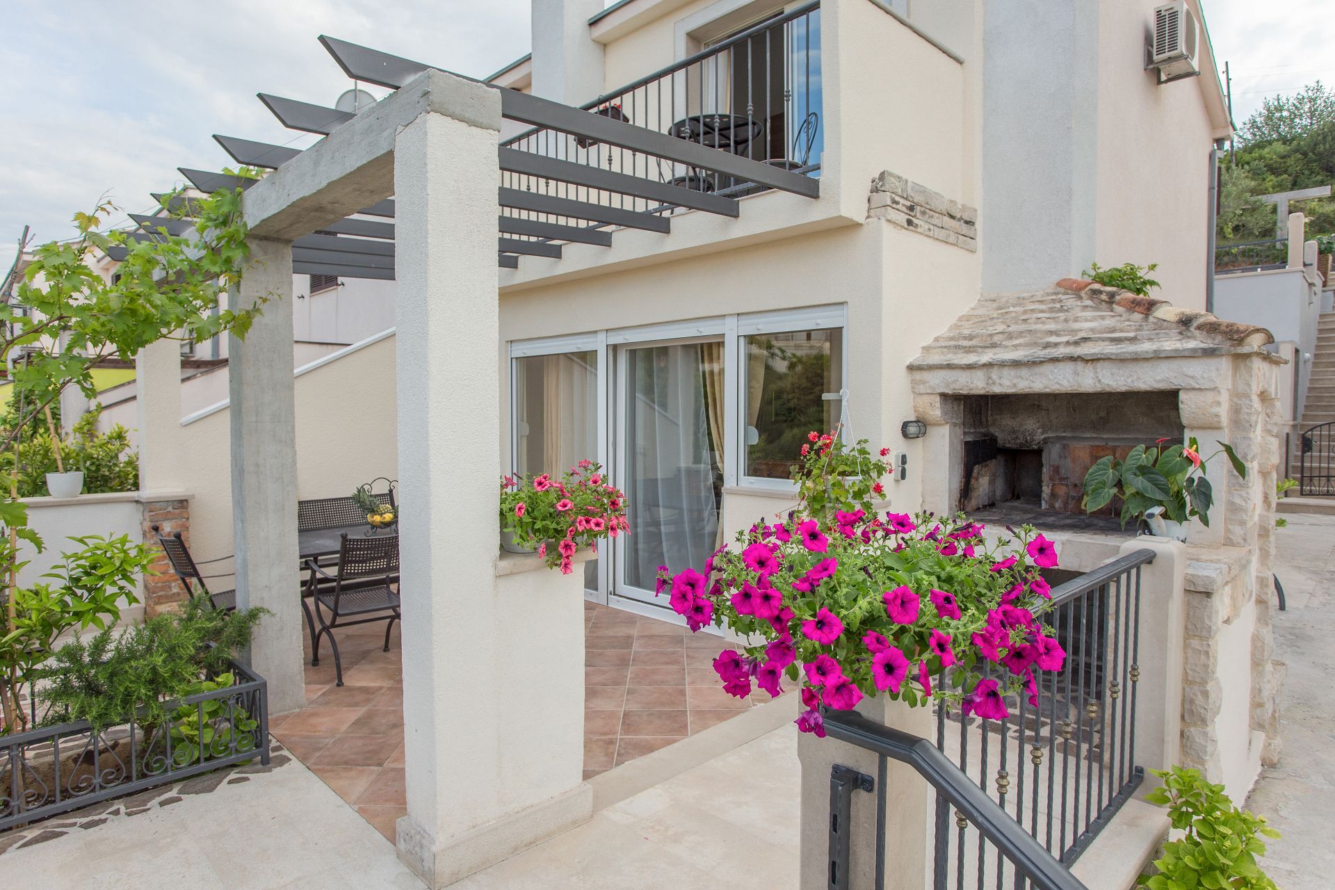 House Suzi1 10853-K1
