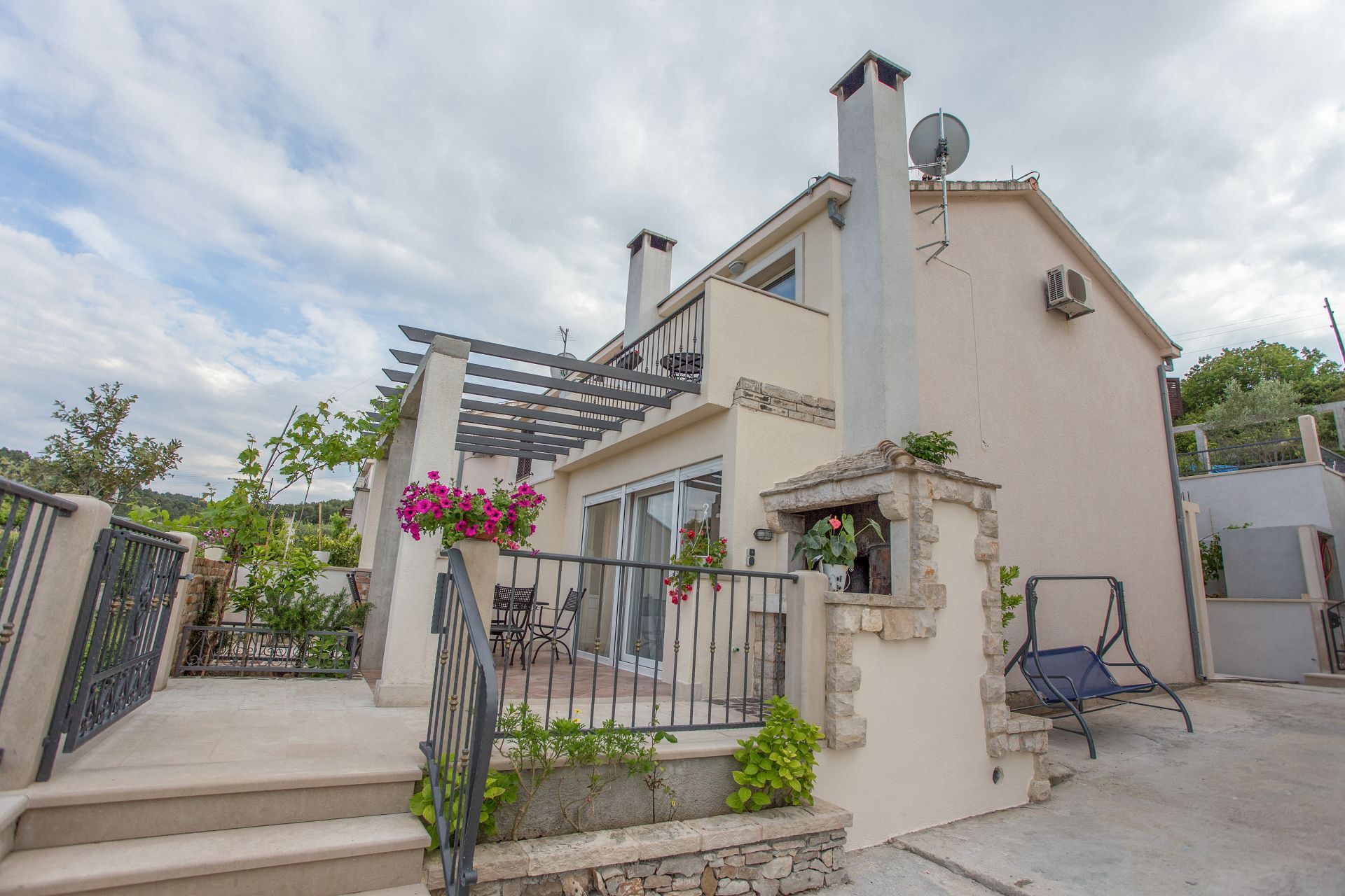 House Suzi1 10853-K1