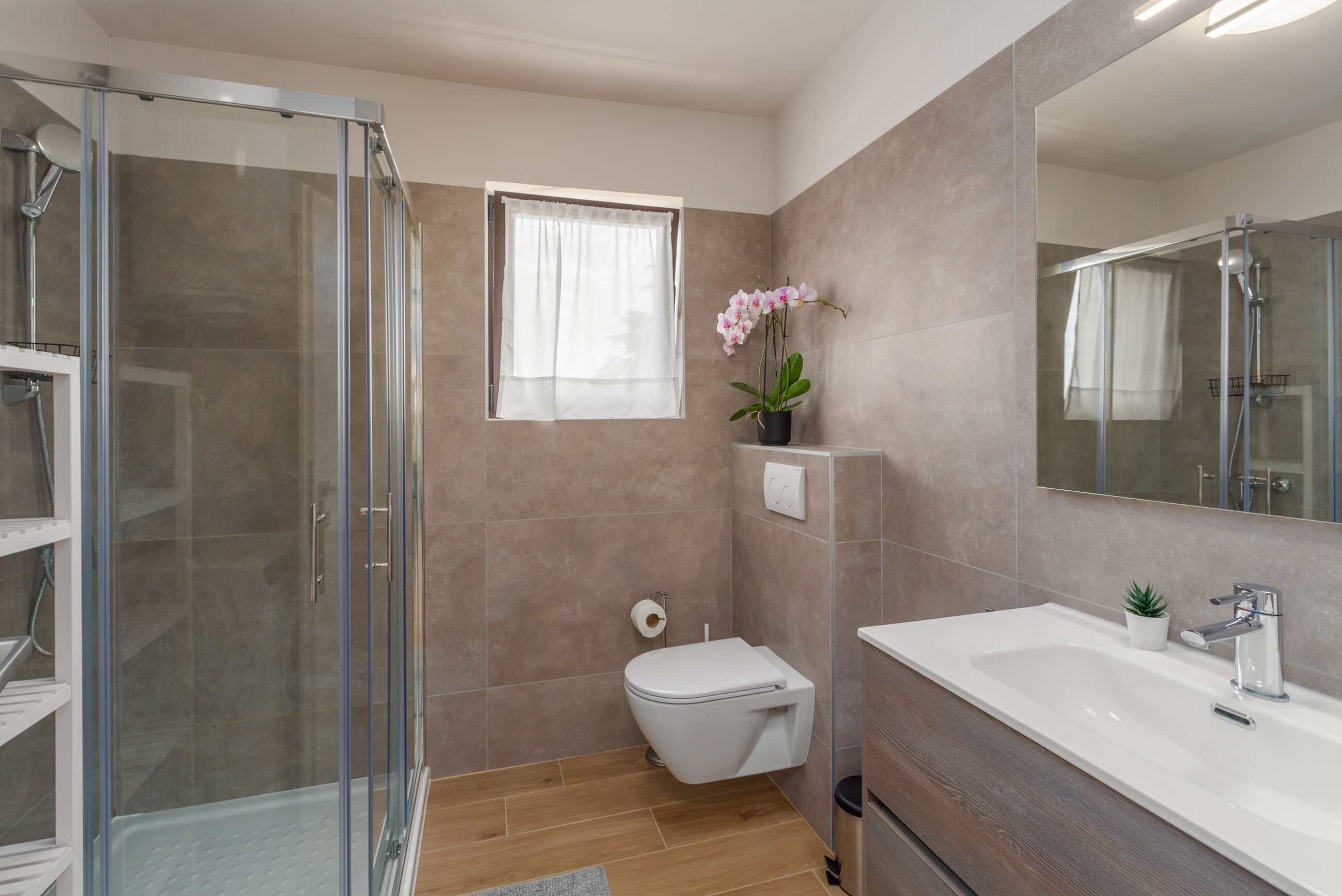 Apartment Luka Premium 99837-A1