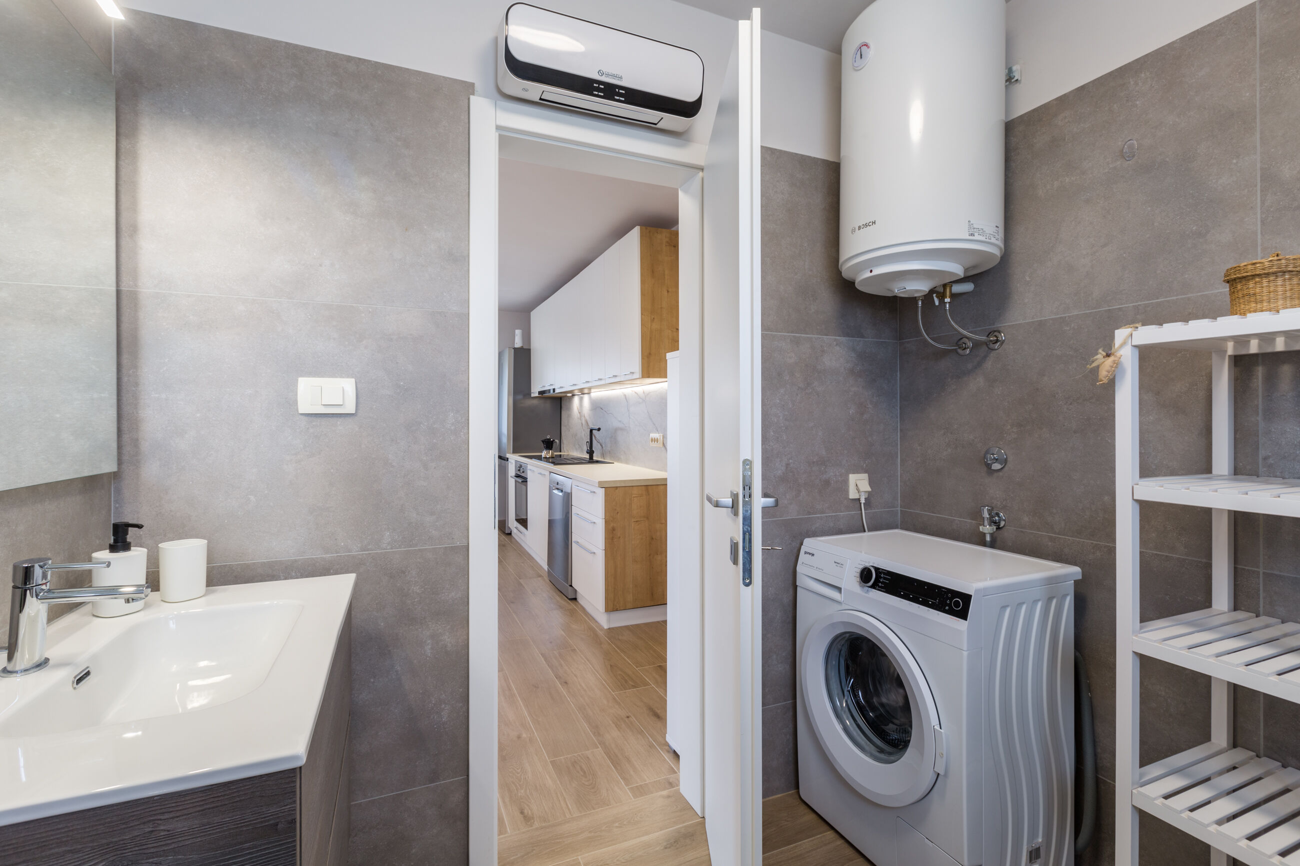 Apartment Luka Premium 99837-A1
