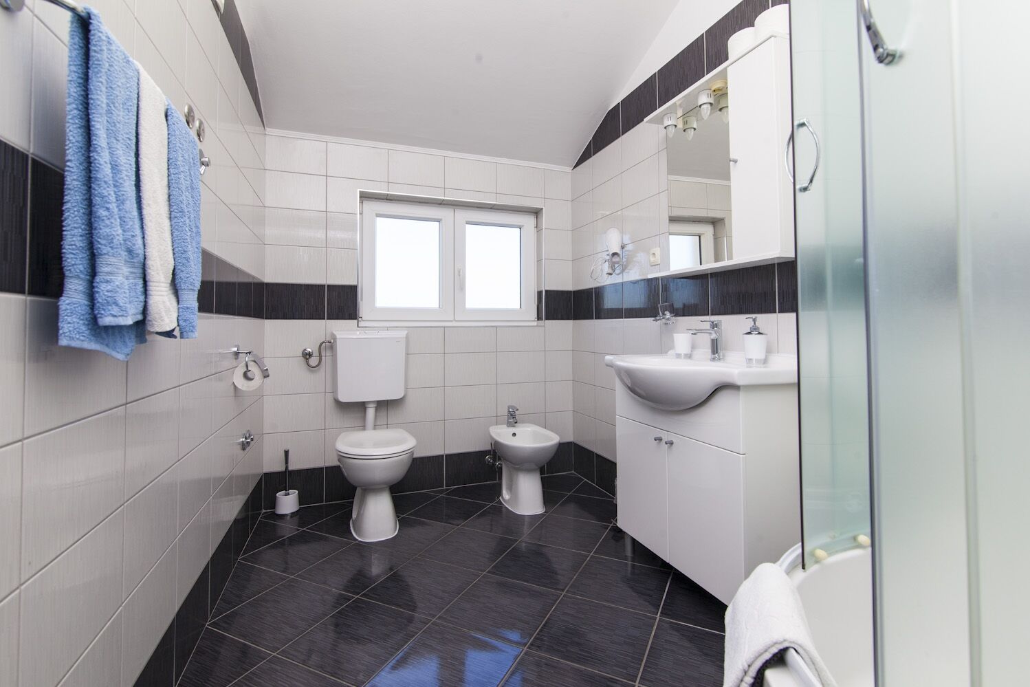 House JP 108731-K1