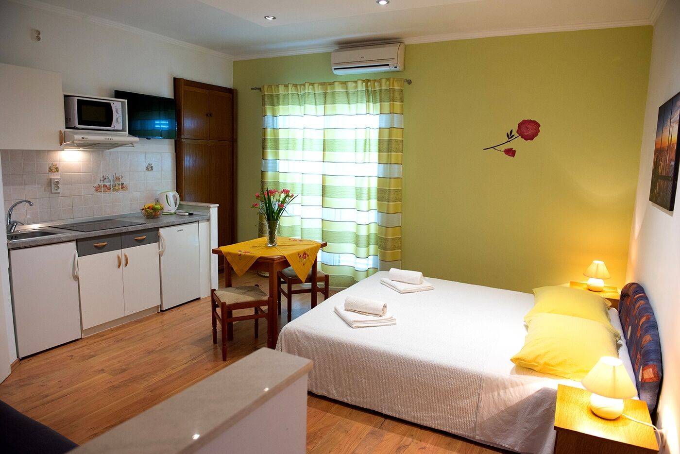 Apartments and Rooms Robi 108751-A1