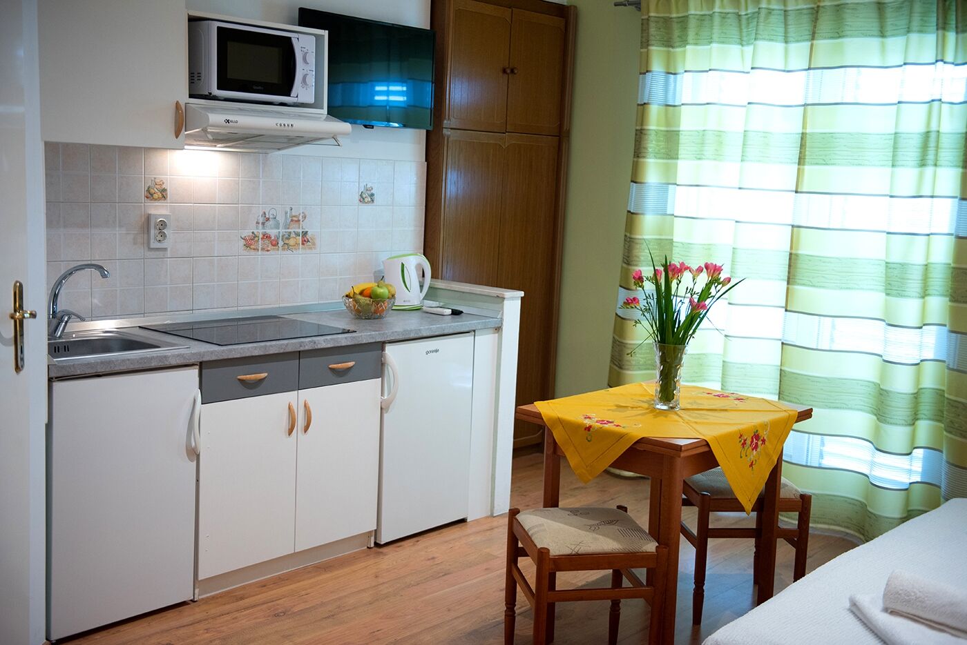 Apartments and Rooms Robi 108751-A1