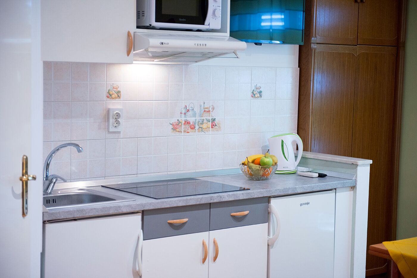 Apartments and Rooms Robi 108751-A1