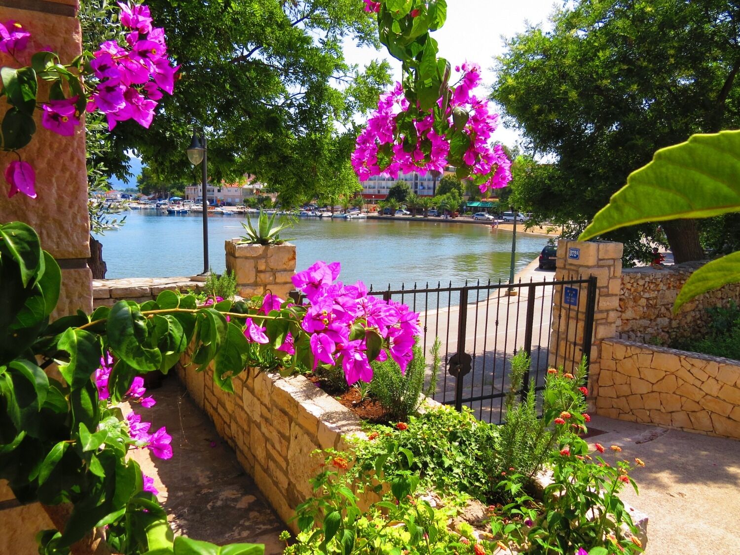 Photo of House Villa Barakokula