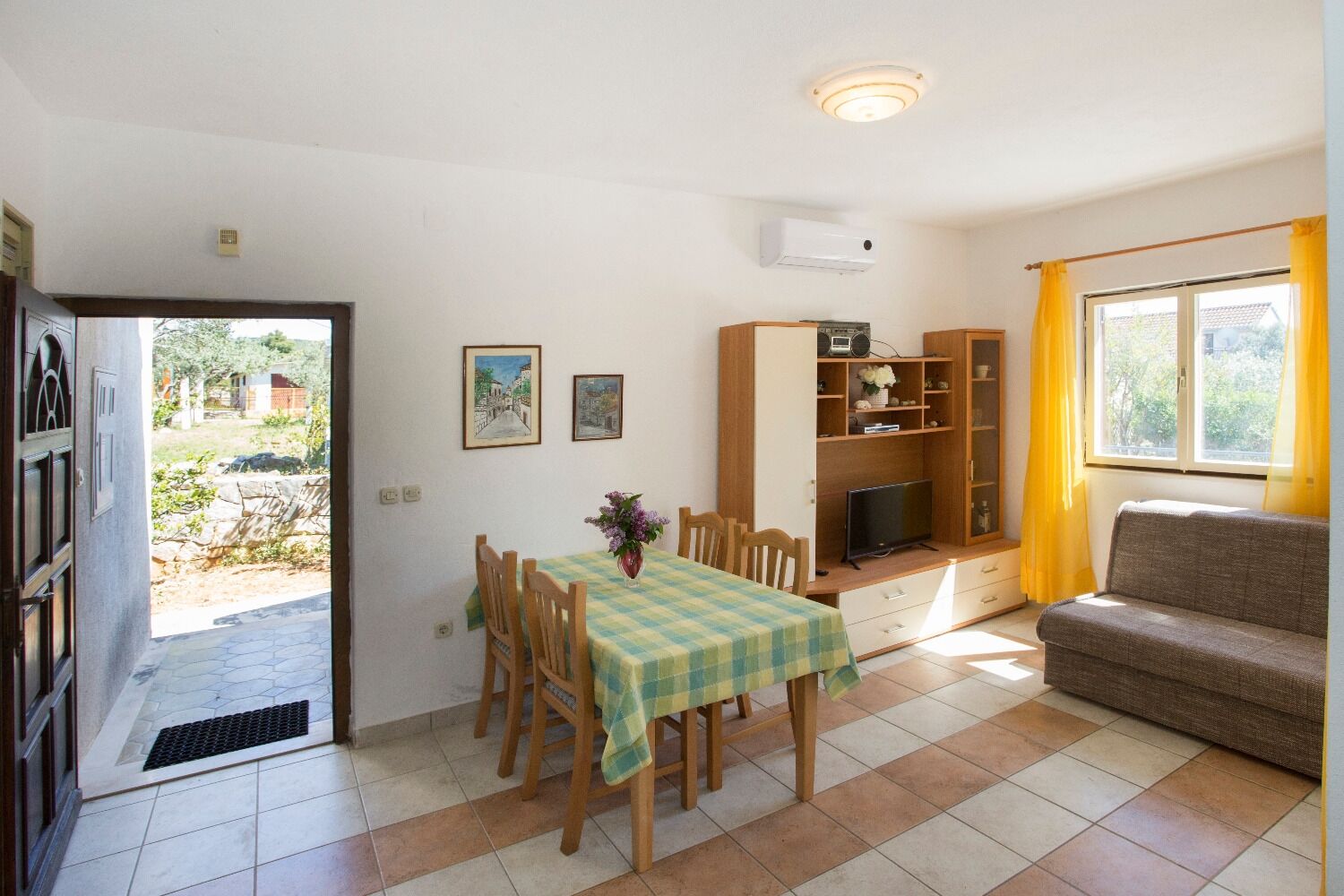 Apartments Ana 10899-A1